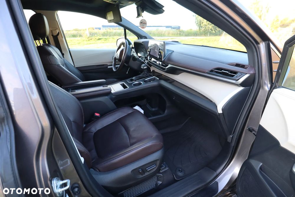 Toyota Sienna - 22