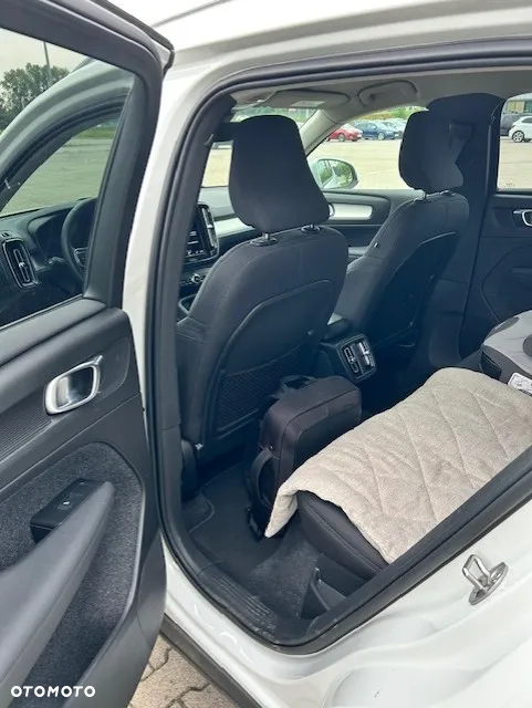 Volvo XC 40 T3 Momentum Pro - 6