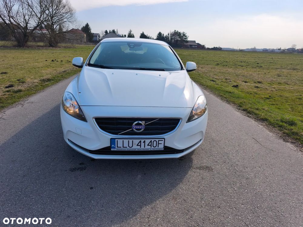 Volvo V40 D2 Momentum - 2