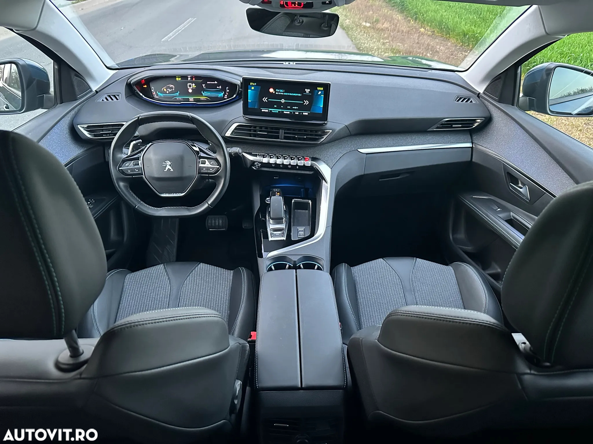 Peugeot 3008 Plug-In Hybrid 225 e-EAT8 Allure Pack - 10