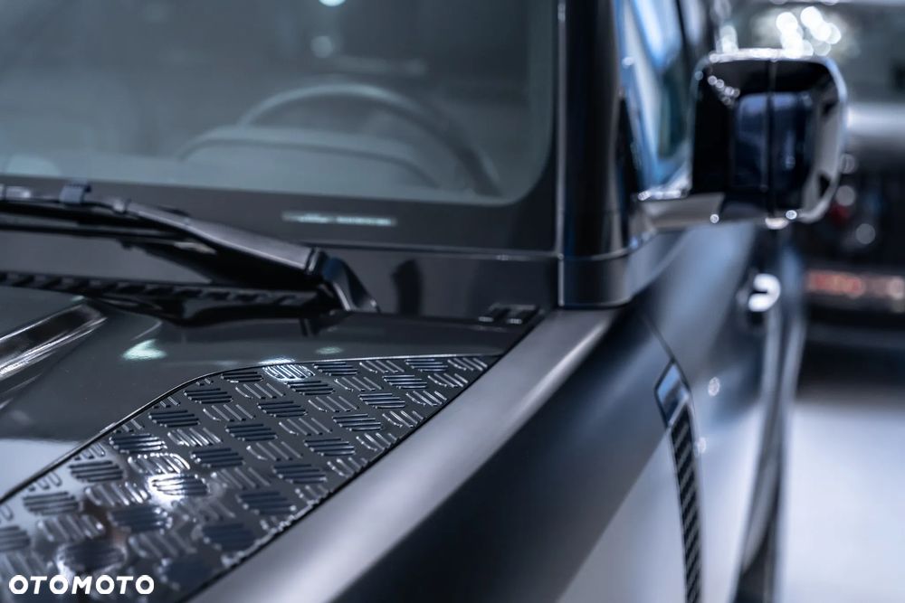 Land Rover Defender 110 D250 X-Dynamic HSE - 18