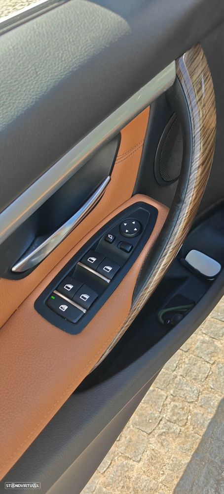 BMW 318 d Line Luxury Auto - 27