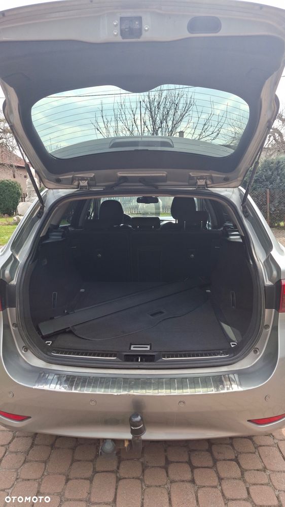 Toyota Avensis 2.0 D-4D Selection - 12