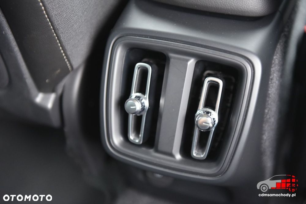 Volvo XC 40 - 38