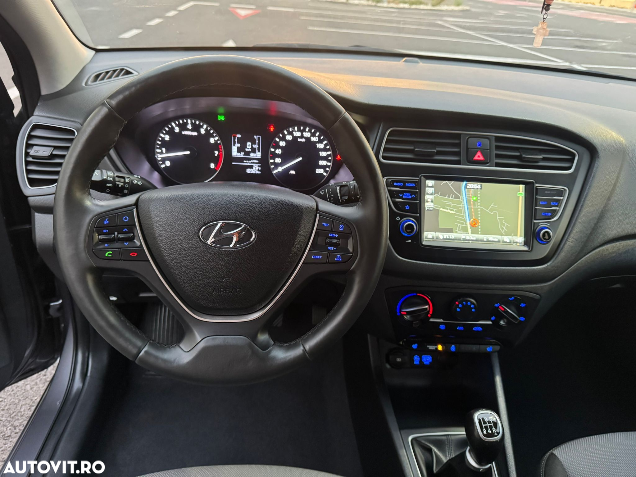 Hyundai i20 blue 1.4 Active Pure - 26