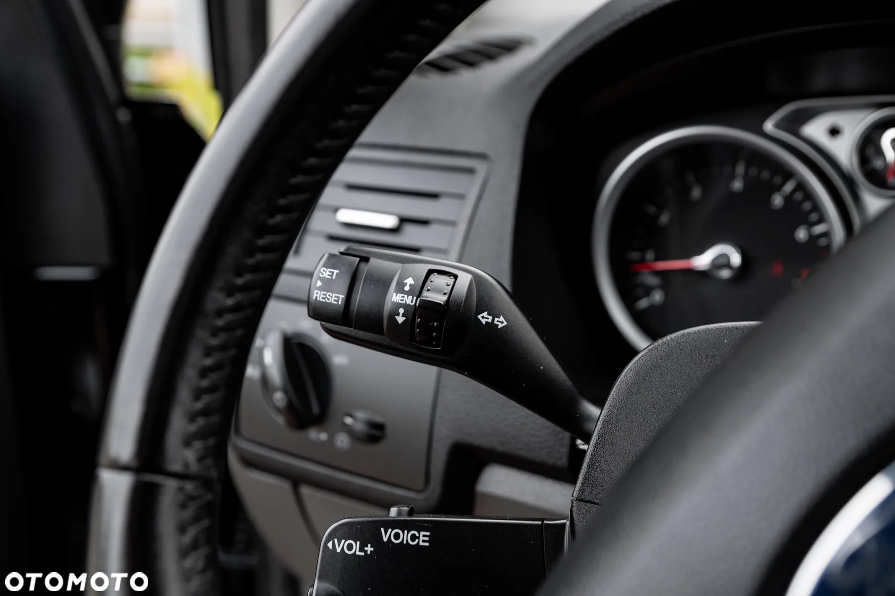 Ford Kuga 2.5 4x4 Titanium - 28