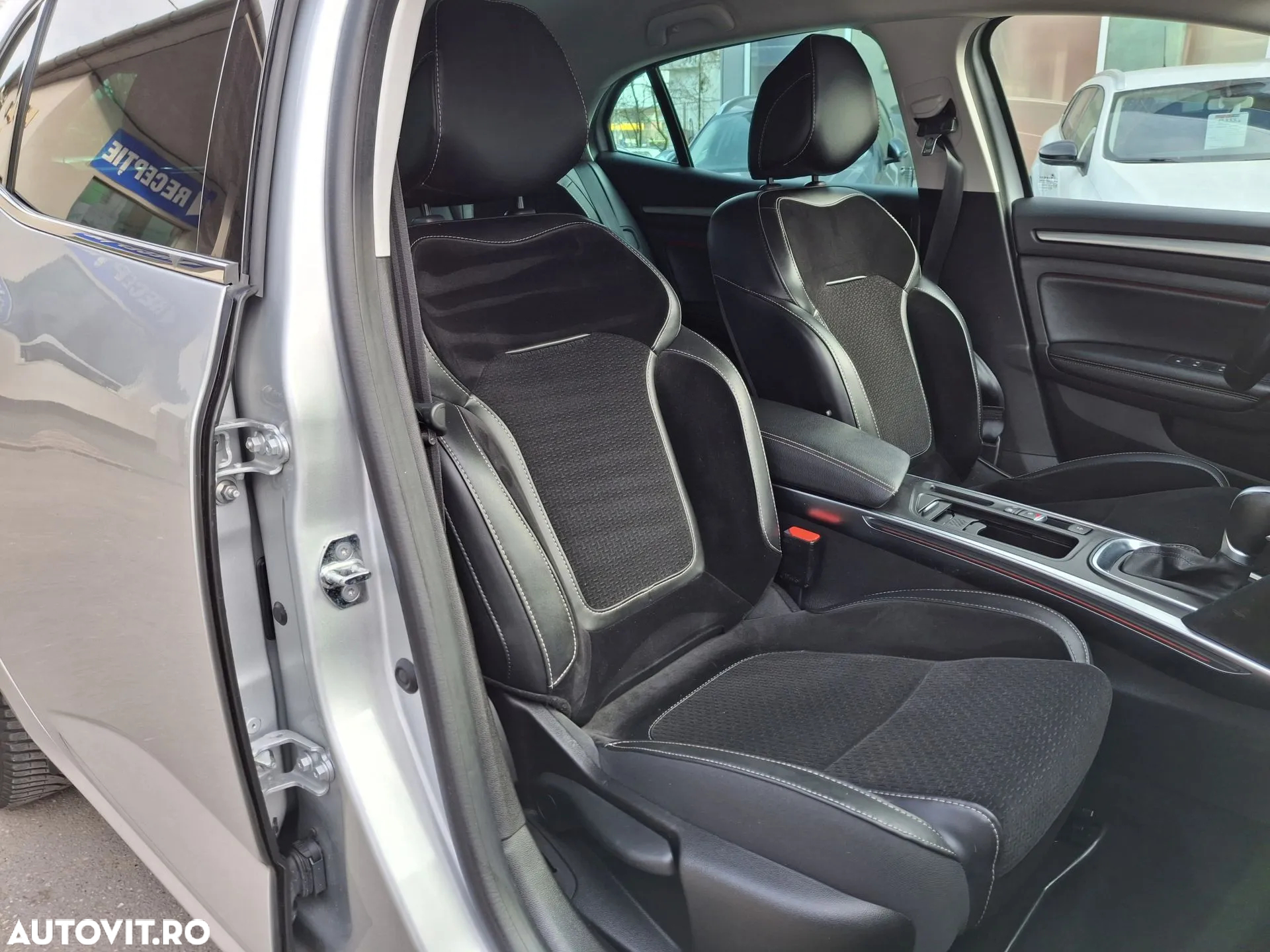 Renault Megane TCe 140 GPF EDC INTENS - 15