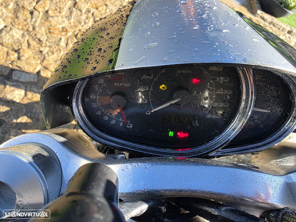 Harley-Davidson VRSCR V-ROD - 4