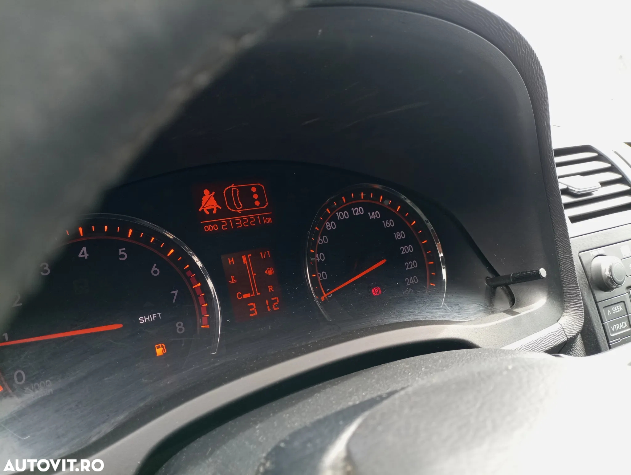 Toyota Avensis - 9