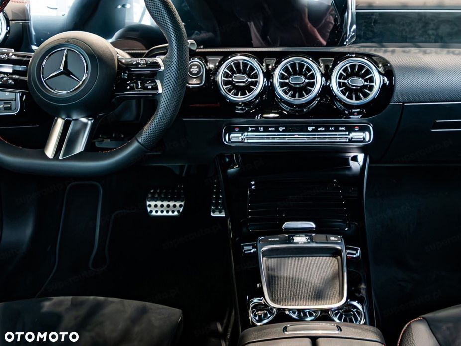 Mercedes-Benz CLA - 8