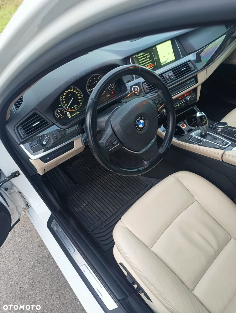 BMW Seria 5 528i Luxury Line - 7