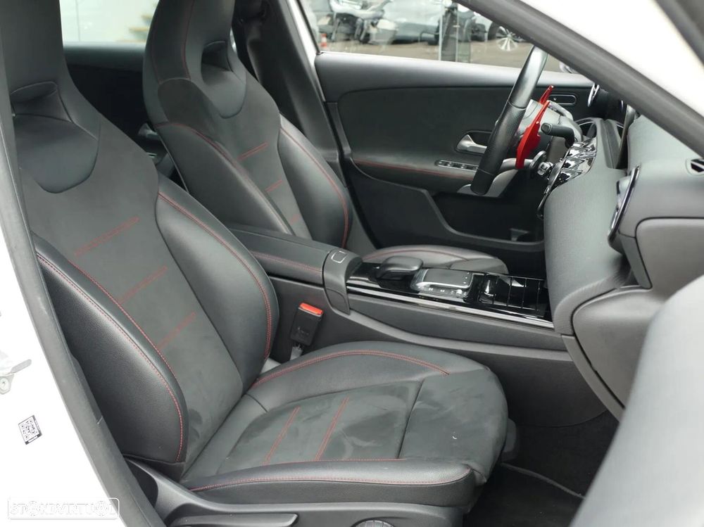Mercedes-Benz A 250 e AMG Line - 30