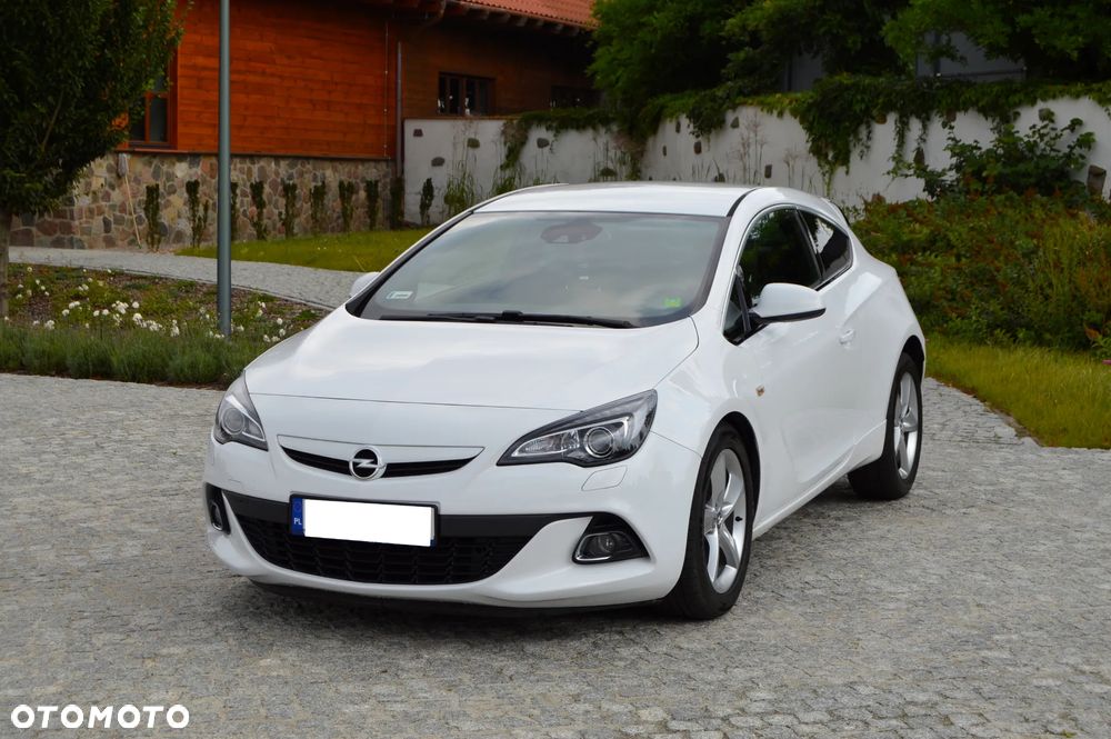 Opel Astra IV GTC 2.0 CDTI Bi-Turbo S&S - 11