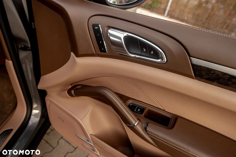 Porsche Cayenne S Tiptronic S - 39