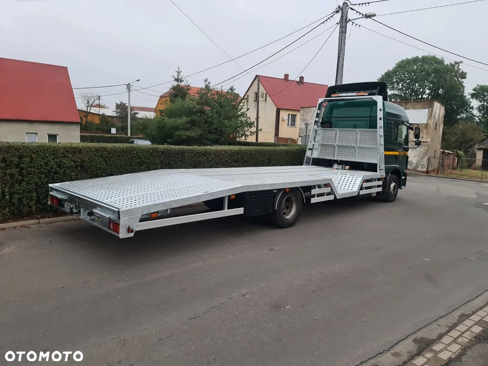 mercedes atego 12t DMC  NAJAZD zabudowa kunice - 3