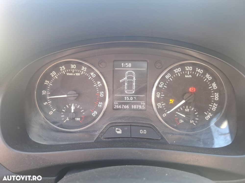 Skoda RAPID 1.6 TDI Active - 8