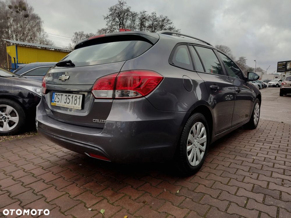 Chevrolet Cruze 1.6 LT - 9