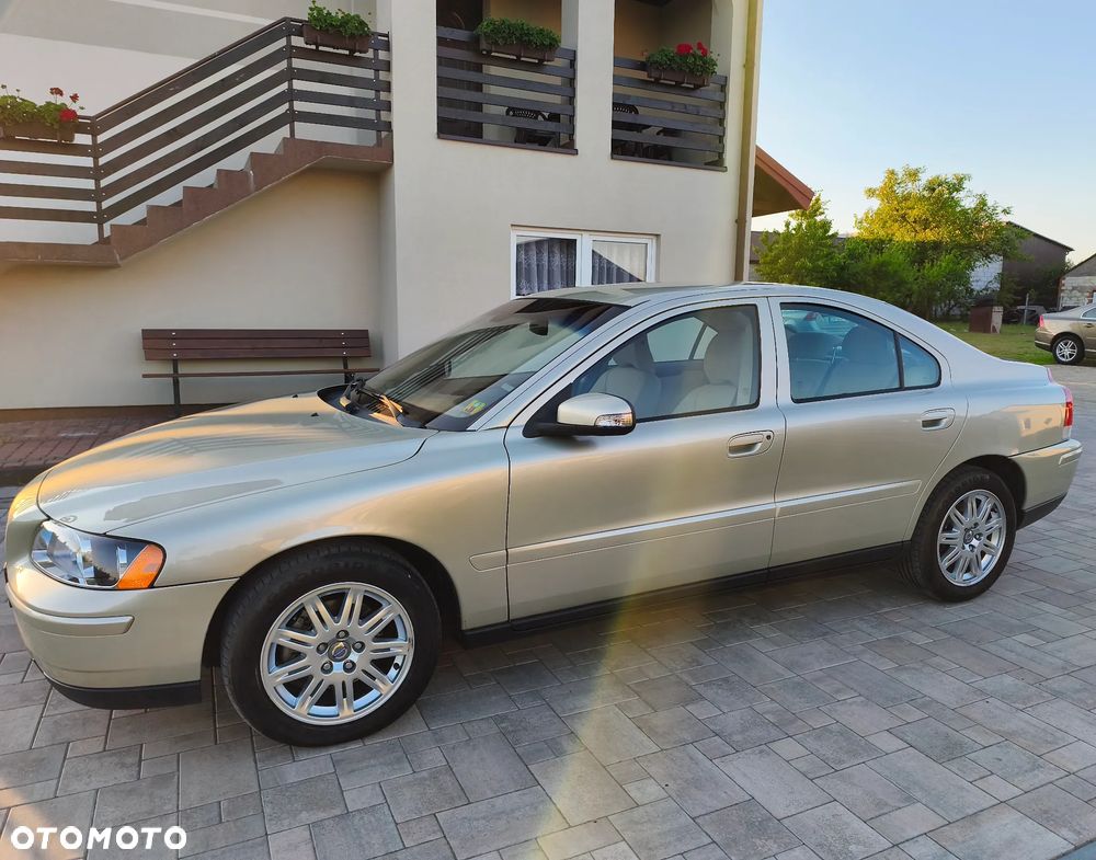 Volvo S60 2.4D Kinetic - 4