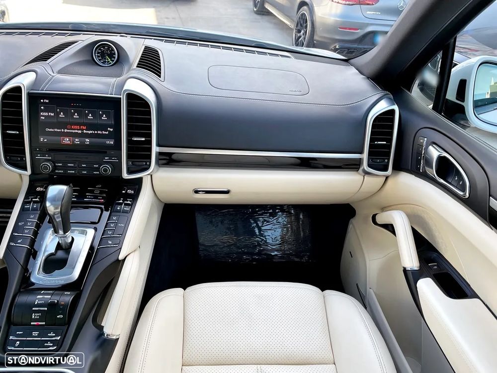 Porsche Cayenne S E-Hybrid - 12