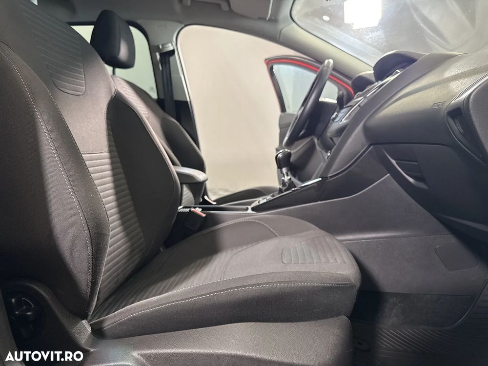 Ford Focus - 12