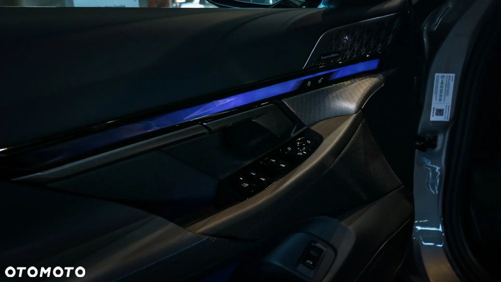 BMW Seria 5 550e xDrive PHEV M Sport - 15