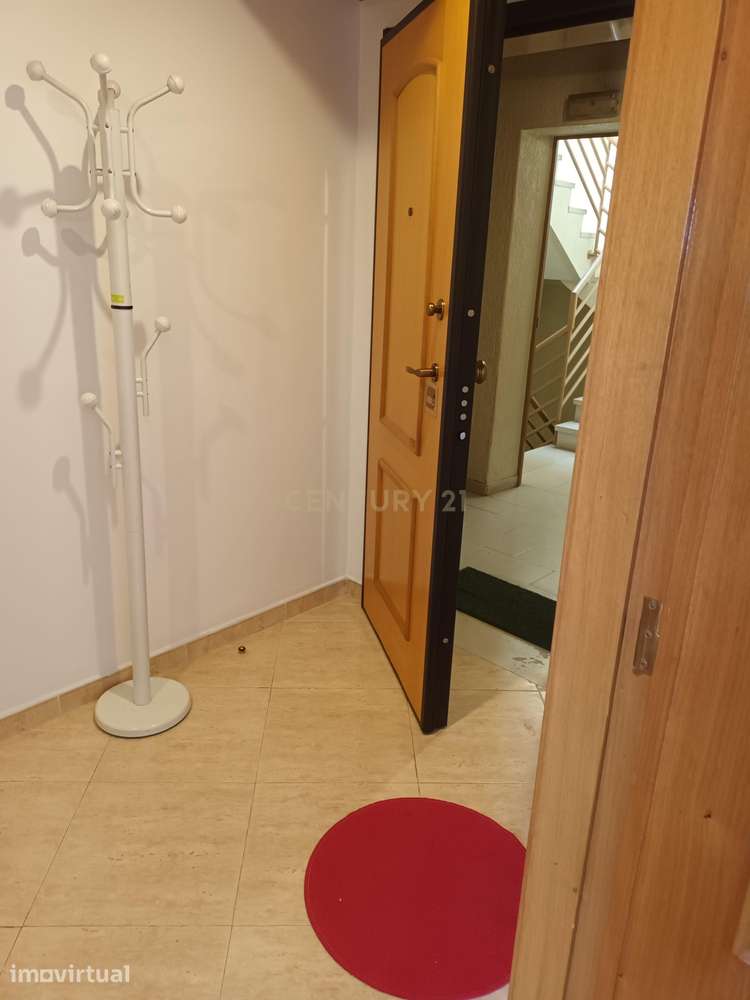 Apartamento T1 com Vista Panorâmica em Charneca de Caparica - Grande imagem: 3/20