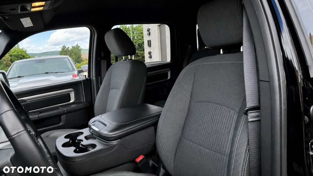 Dodge RAM - 8