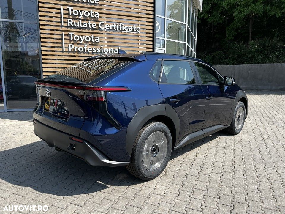 Toyota BZ4X 150 KW FWD (4x2) Dynamic - 3