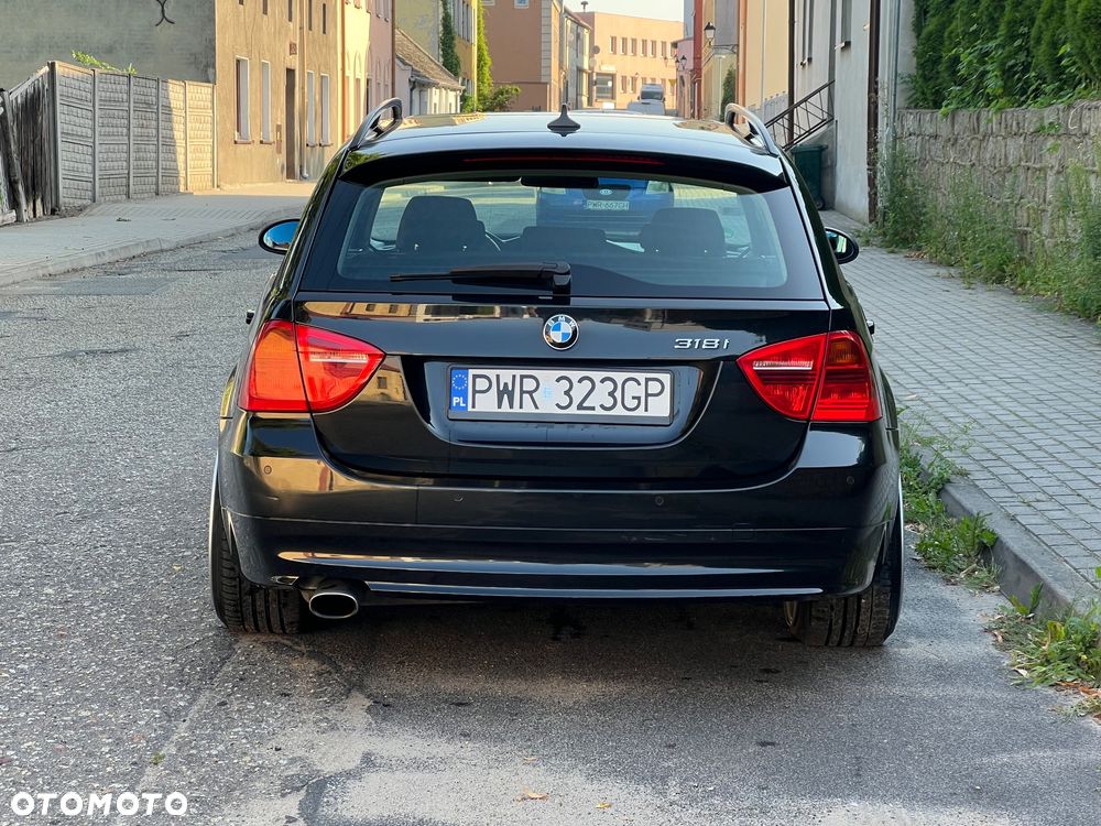 BMW Seria 3 318i - 9
