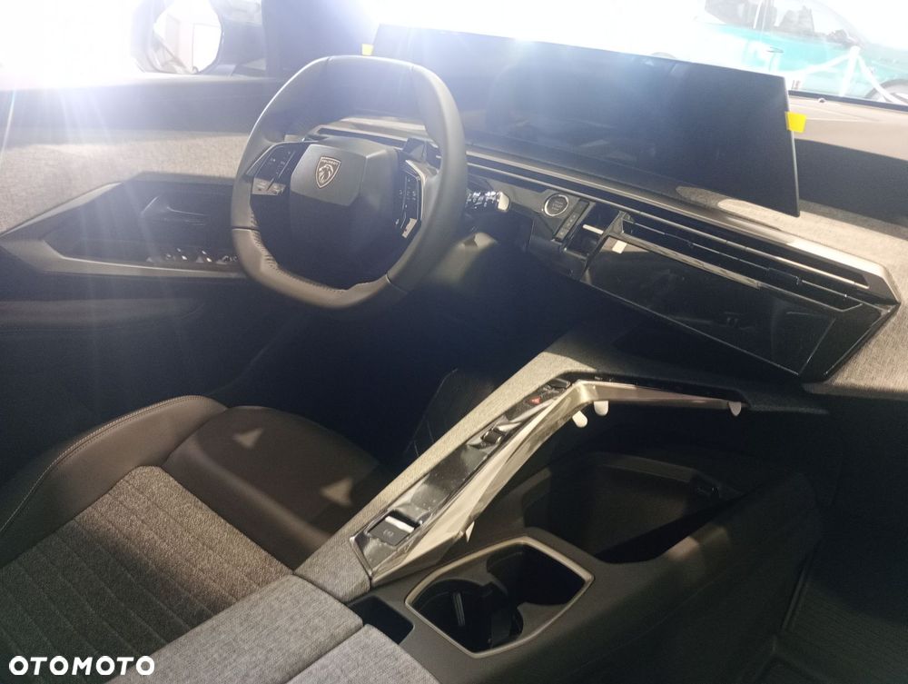 Peugeot 5008 - 8