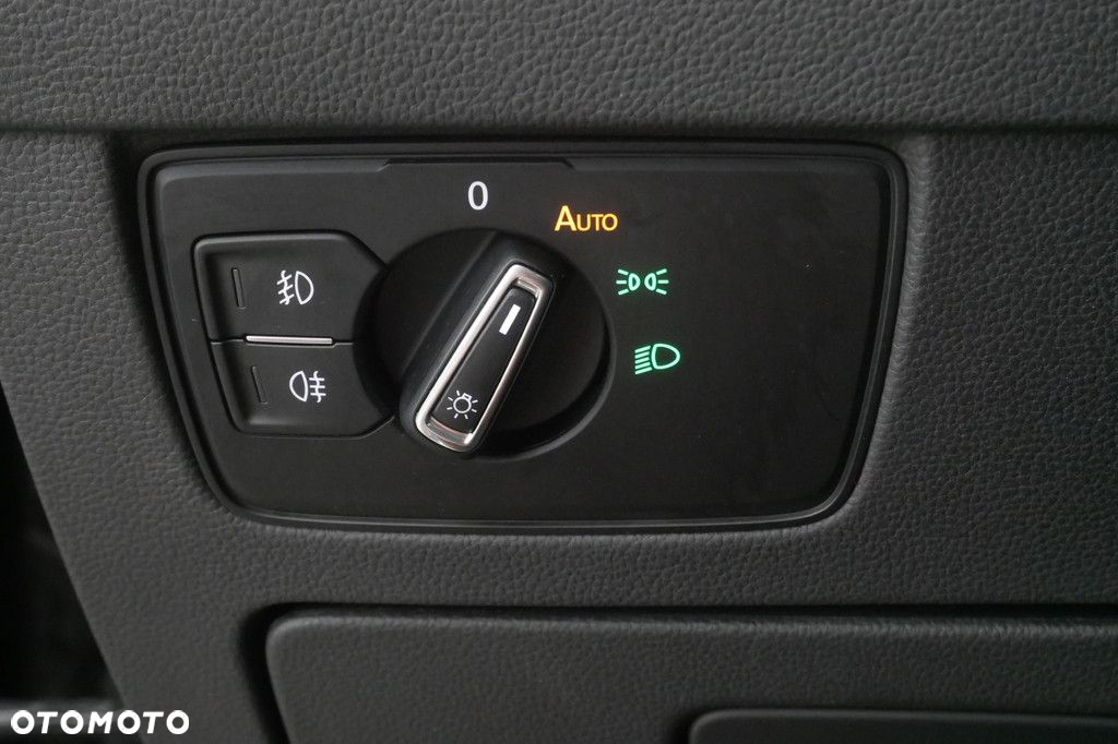 Volkswagen Passat 2.0 TDI Elegance DSG - 32