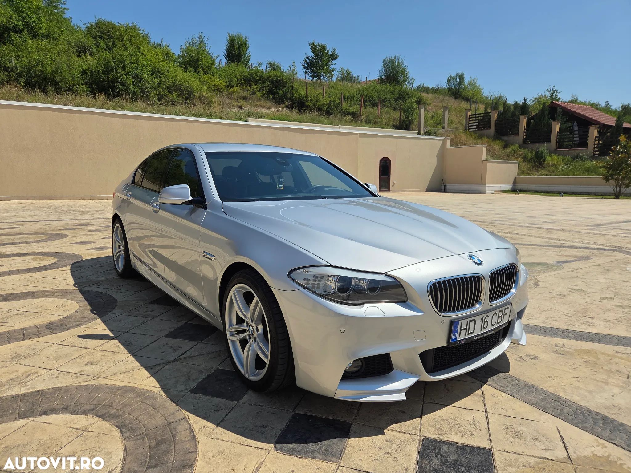 BMW Seria 5 520d Sport-Aut. - 1