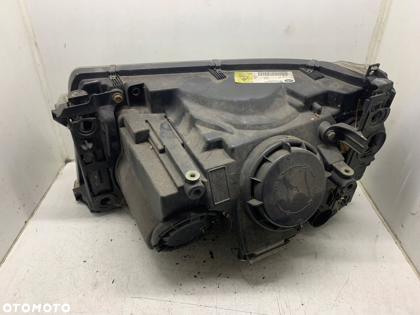 LAMPA PRAWY PRZÓD XENON XBC501782LZN RANGE ROVER SPORT I 05-13 EURO - 2