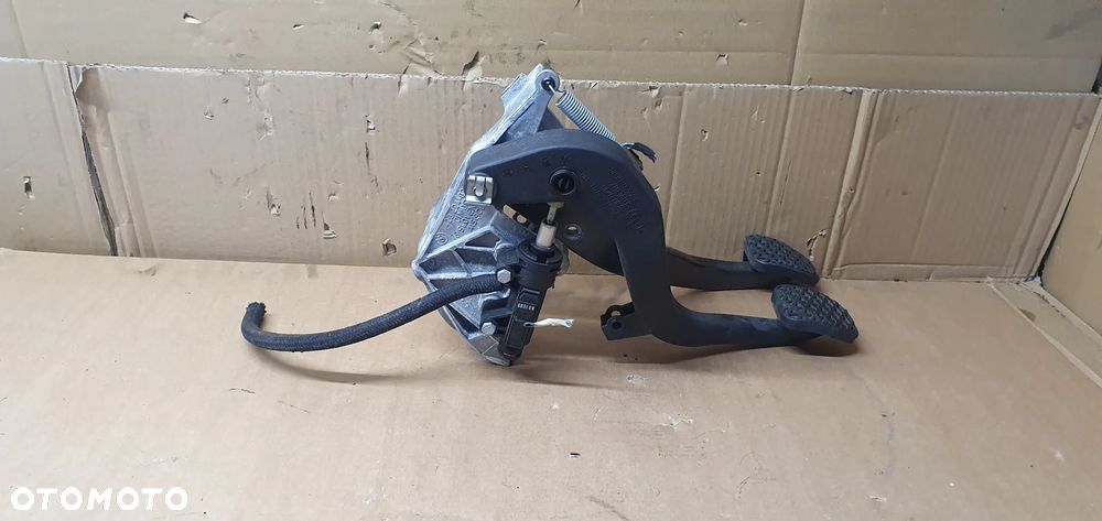 Pedał sprzęgła hamulca BMW I E81 E87 6761310 6778977 - 5