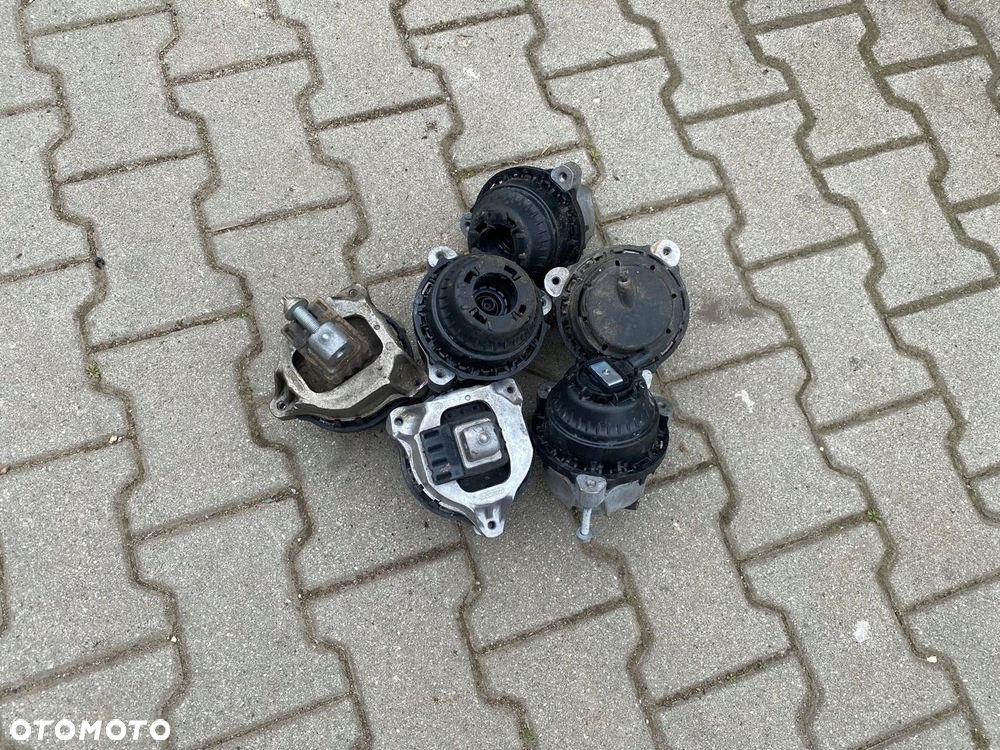 ŁAPA PODUSZKA SILNIKA BMW X6 G06 LIFT 9846462 LUB 9846461 - 1