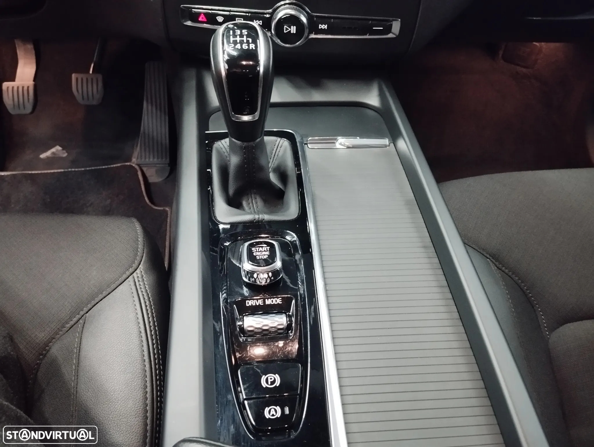 Volvo XC 60 2.0 D3 Momentum - 32