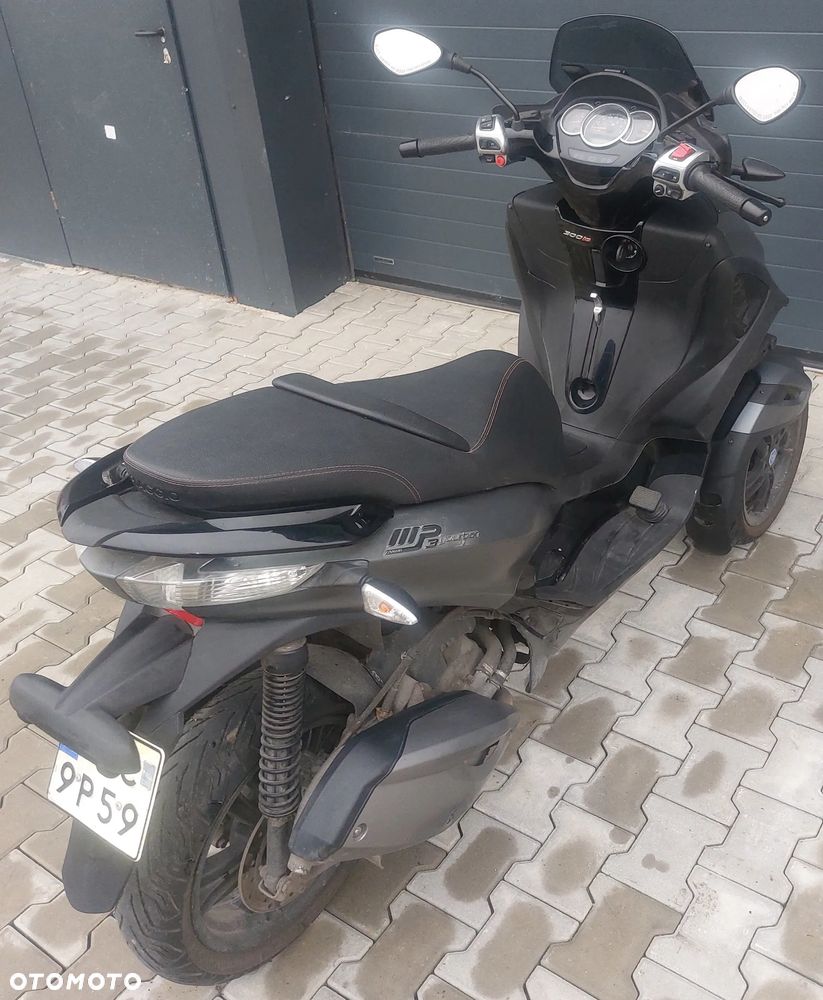 Piaggio MP-3 - 7
