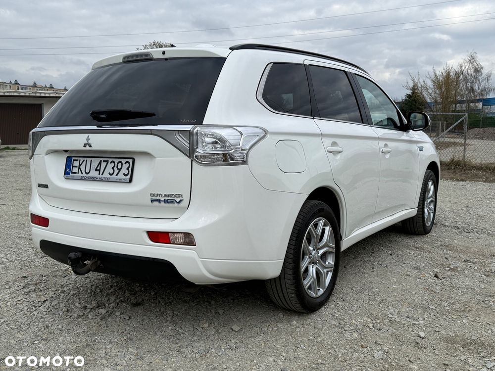 Mitsubishi Outlander 2.0 4WD Top - 9