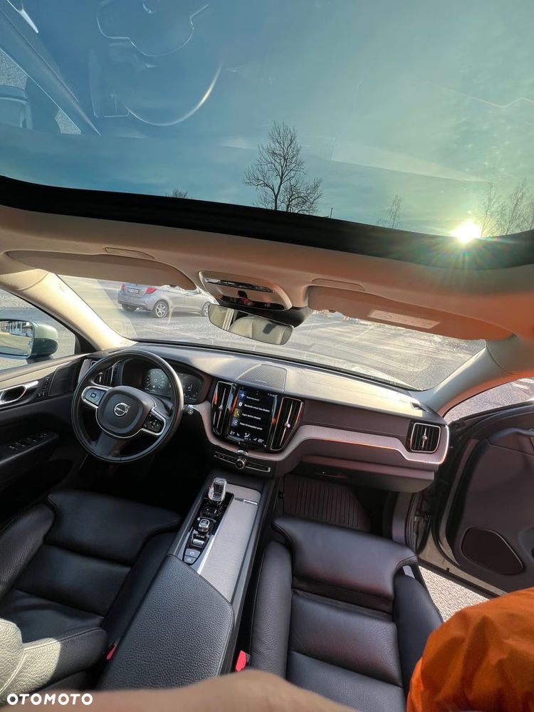 Volvo XC 60 T6 Plug-In Hybrid AWD R-Design - 12