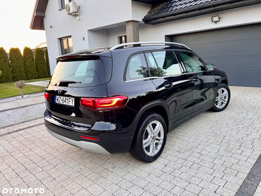 Mercedes-Benz GLB 200 7G-DCT - 4