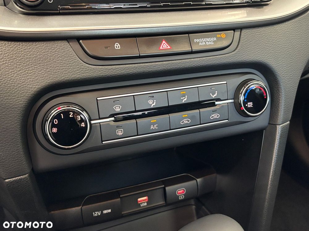 Kia XCeed - 16
