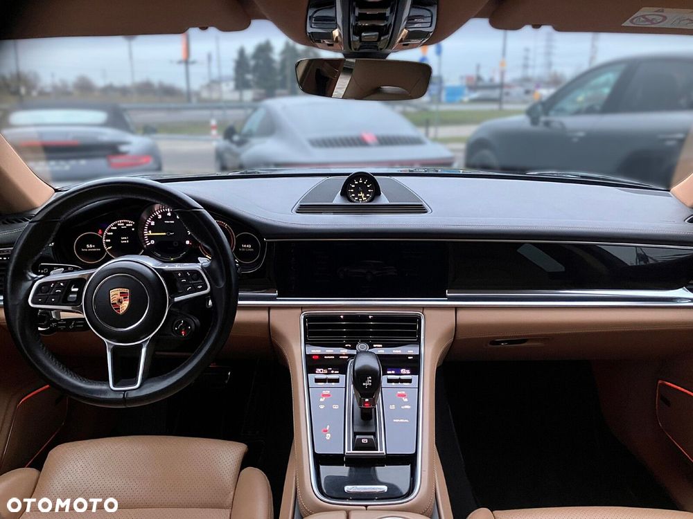 Porsche Panamera - 30