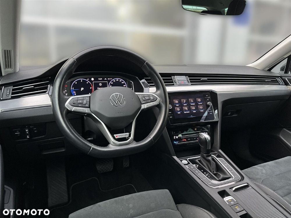 Volkswagen Passat - 12