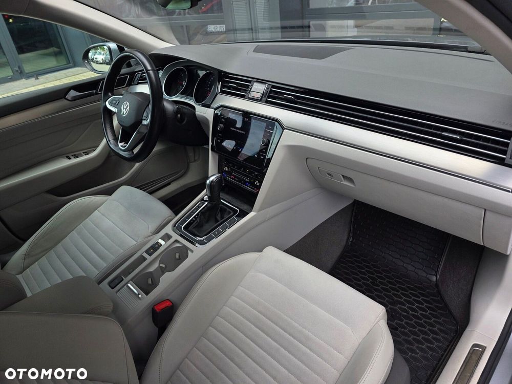 Volkswagen Passat 2.0 TDI Elegance DSG - 21