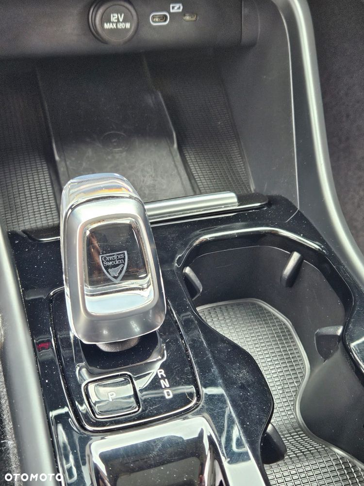 Volvo XC 40 B5 B AWD Ultimate Dark - 18