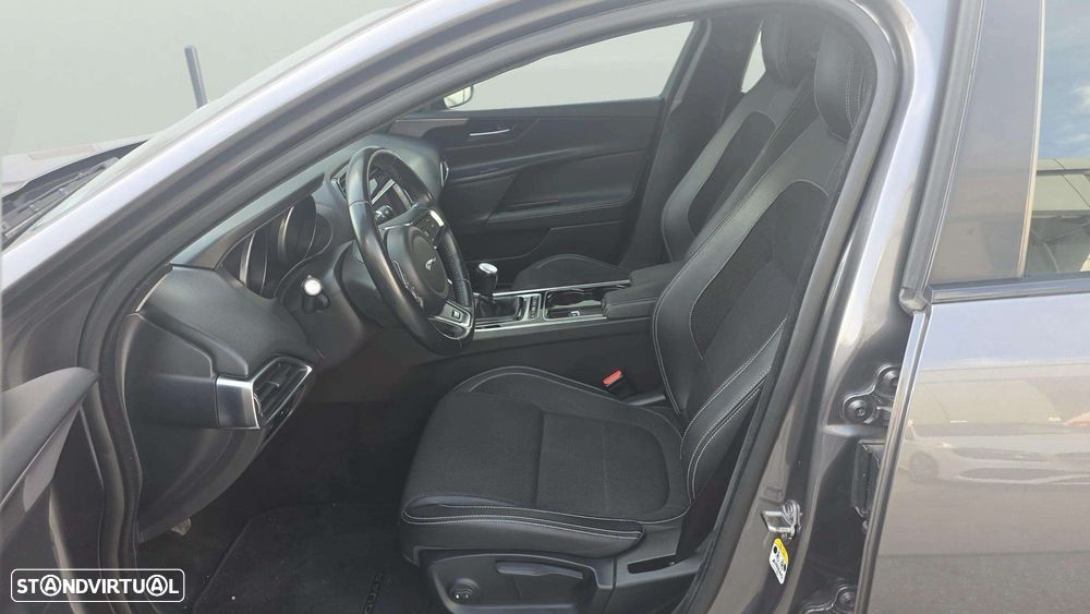 Jaguar XE 2.0 D R-Sport - 10
