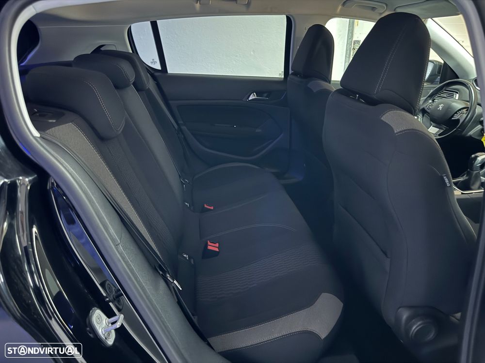 Peugeot 308 1.6 BlueHDi Allure J17 - 16