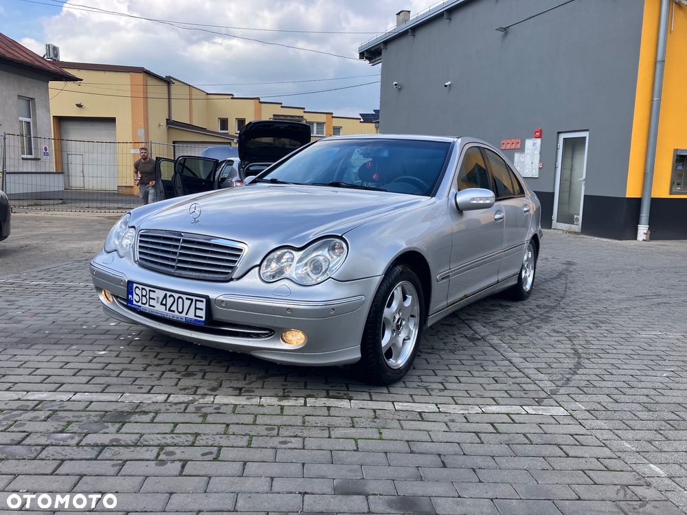 Mercedes-Benz Klasa C 320 T Avantgarde - 4