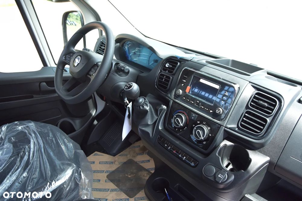 Opel Movano Skrzynia 4000x2000 Fabryczna Zabudowa - 18