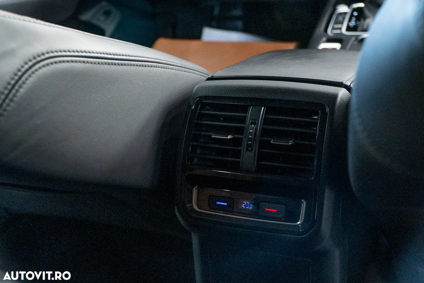 Volkswagen Passat 1.6 TDI DSG Comfortline - 19